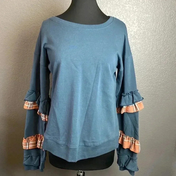 Hem & Thread Blue Ruffle Sleeve Sweatshirt Size Medium 0451 - Picture 1 of 5